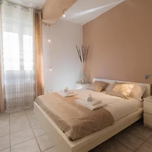 modern-house-1-minute-to-garda-lake.hotelinveneto.com/